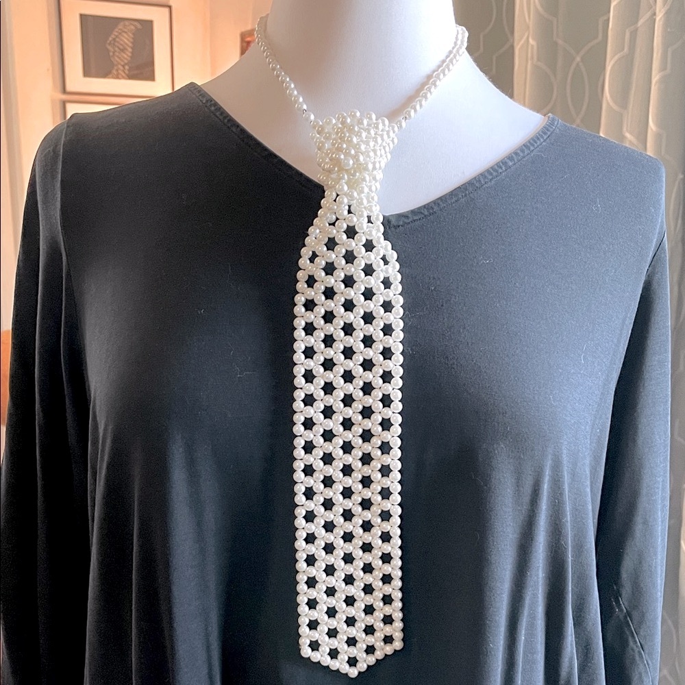 Vintage 1980's Faux Pear Tie Hook Closure 16" Chain Very Chic Necklace